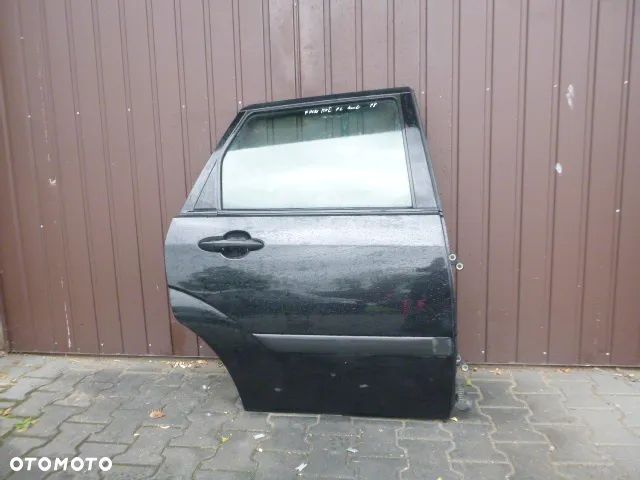 DRZWI PRAWY TYŁ PRAWE TYLNE KOMPLETNE FORD FOCUS MK1 KOMBI KOLOR F8
