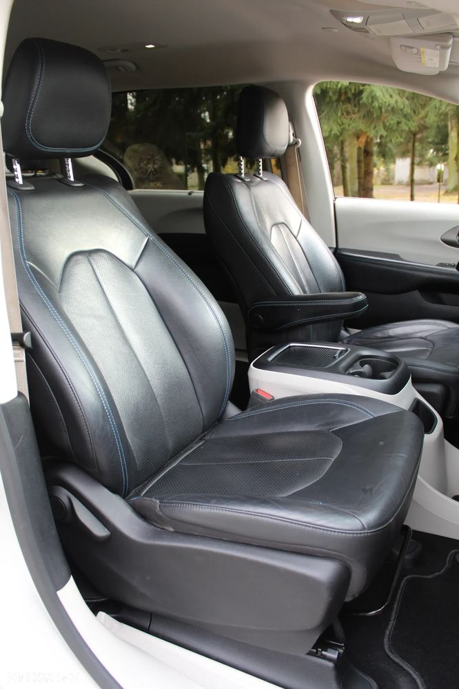 Chrysler Pacifica - 20