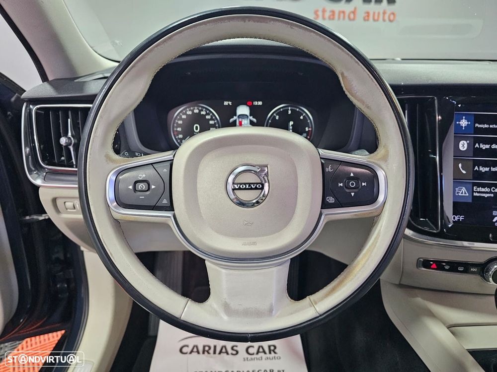 Volvo V60 2.0 D4 Momentum Geartronic - 15
