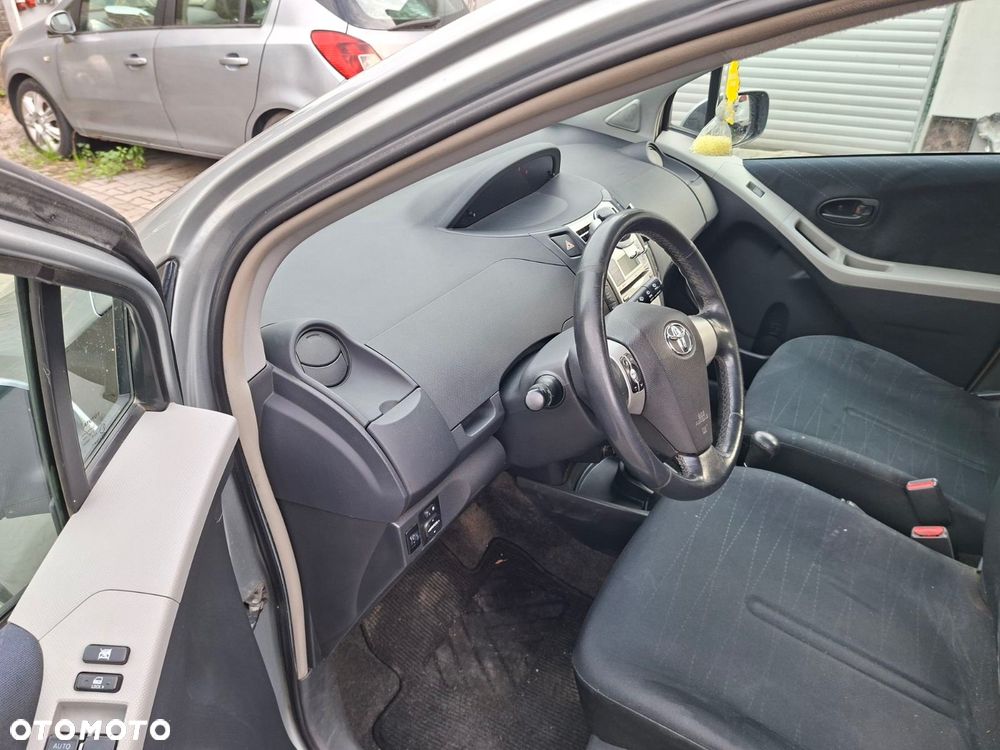 Toyota Yaris 1.3 Sol MM - 14