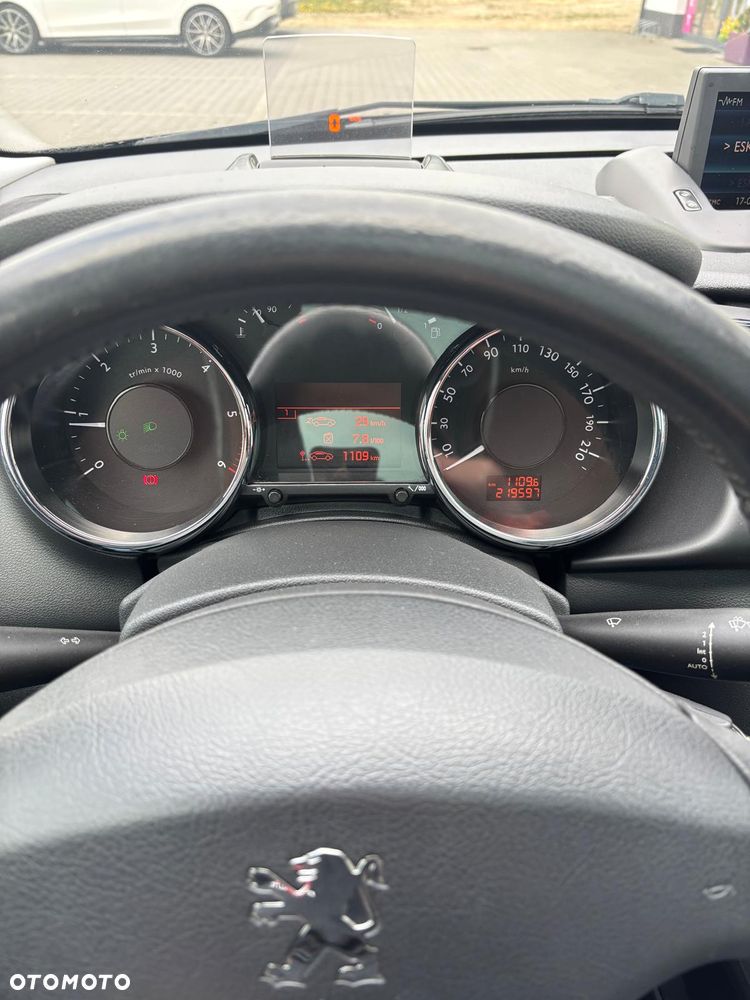 Peugeot 3008 2.0 HDi Premium+ - 16