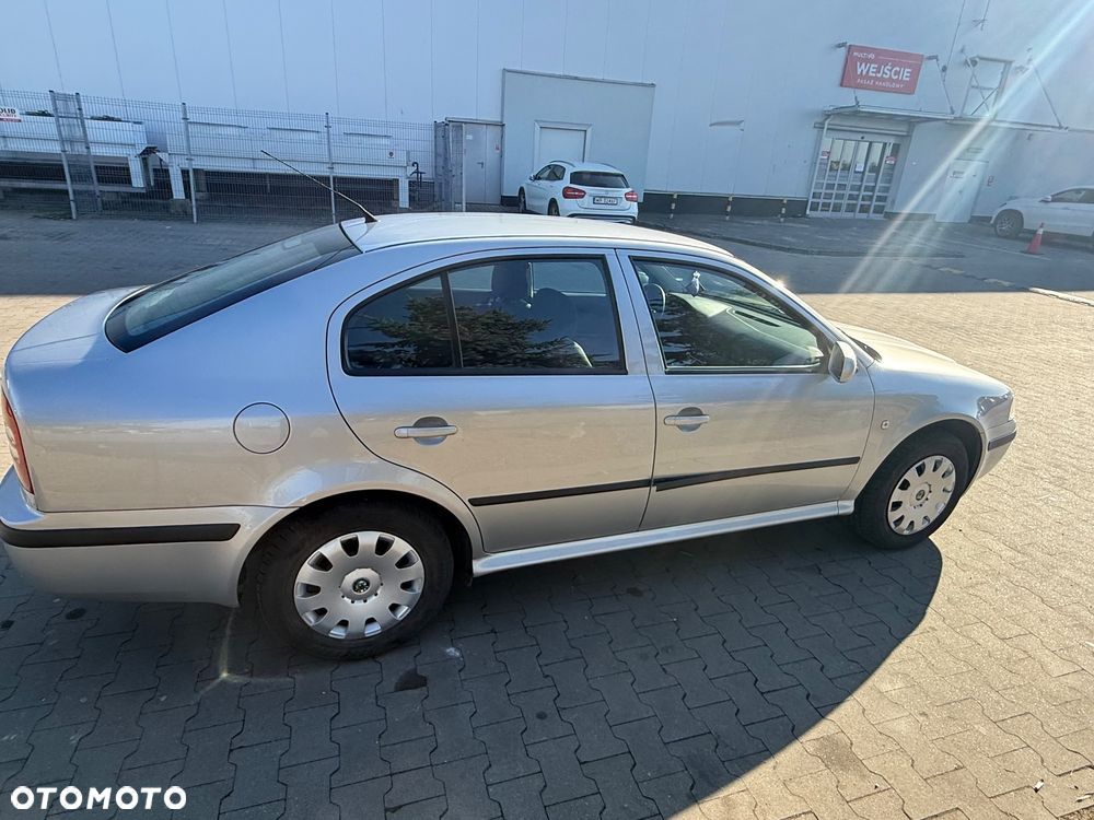 Skoda Octavia 1.6 Tour - 3