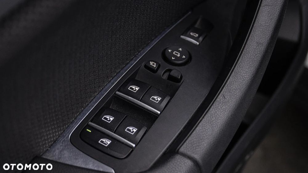 BMW X3 xDrive20i GPF Business Edition - 37