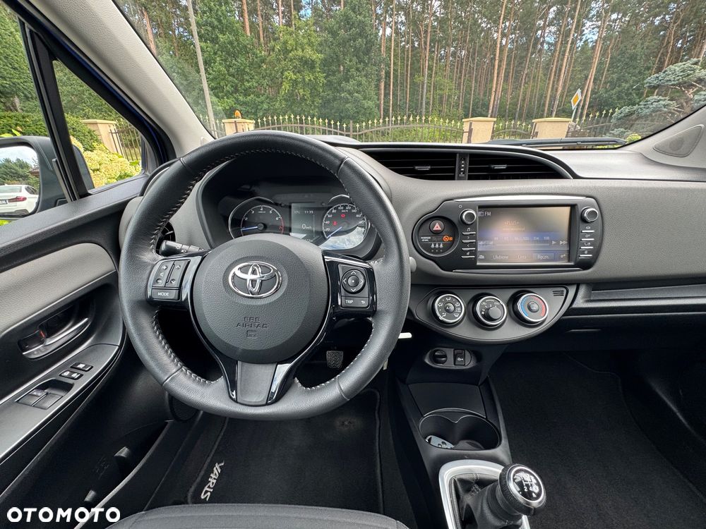 Toyota Yaris 1.0 Premium EU6 - 10