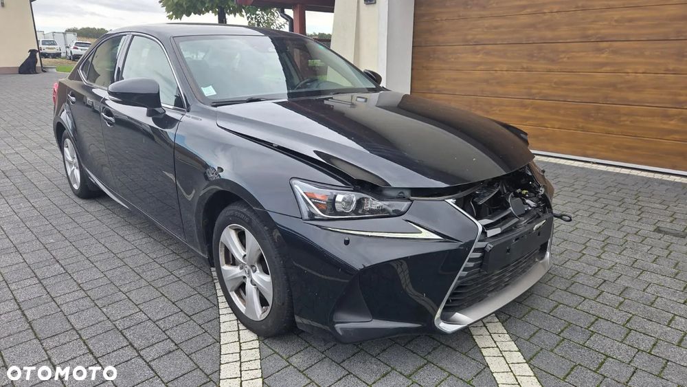 Lexus IS 300h Elegance - 4