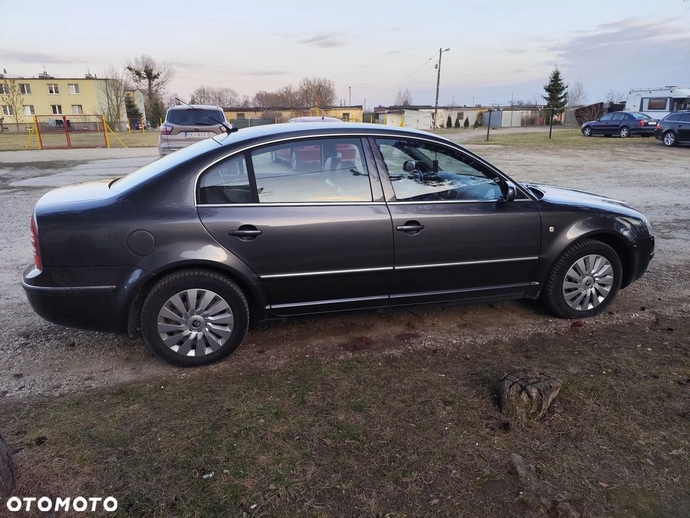 Skoda Superb 2.8 V6 Platinum - 12