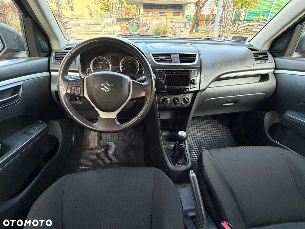 Suzuki Swift 2010 photo 4