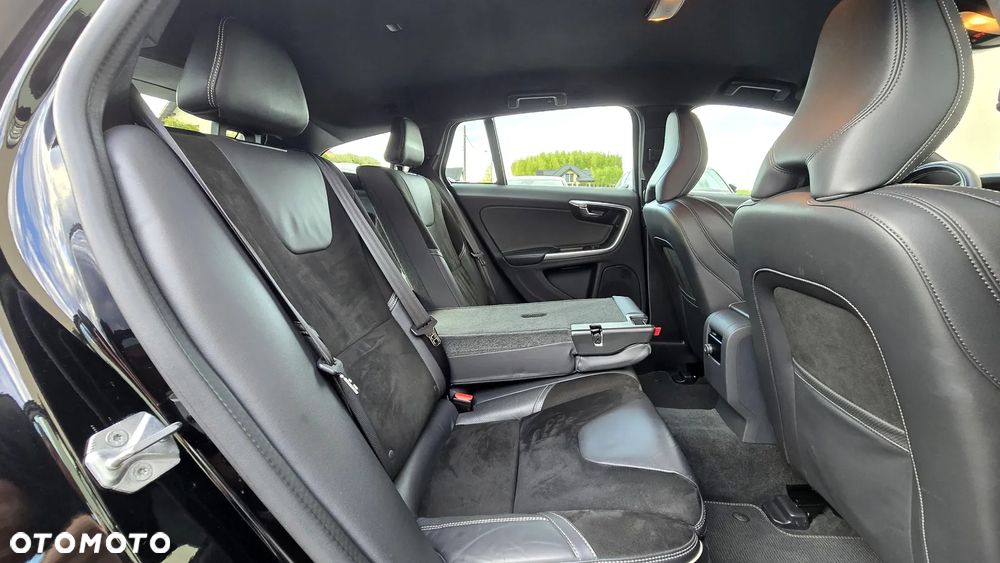 Volvo V60 D4 Geartronic RDesign - 31