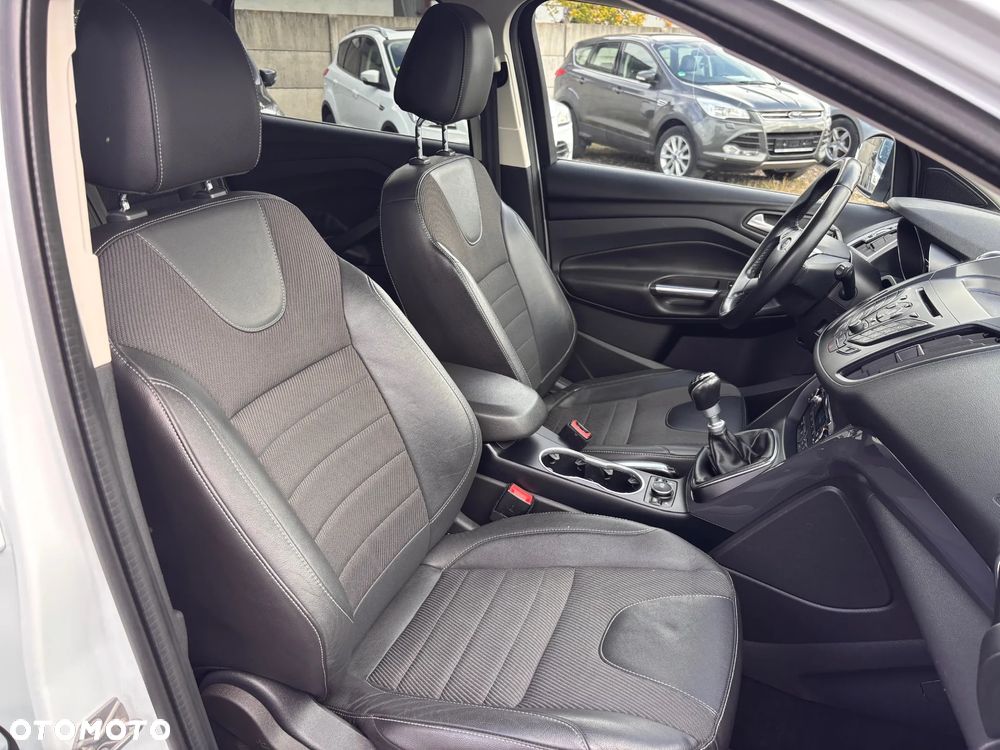 Ford Kuga 1.6 EcoBoost 2x4 Titanium - 19
