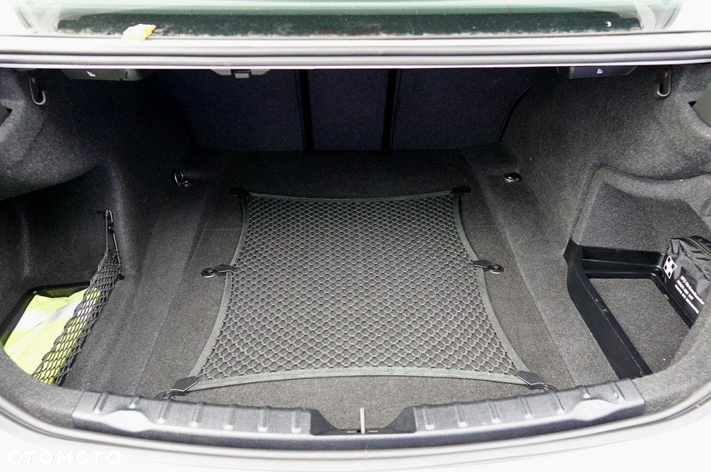 BMW Seria 3 318i Sport Line - 15