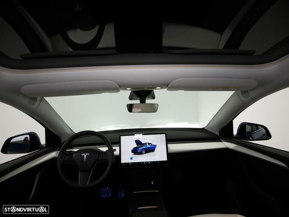 Tesla Model Y RWD - 12