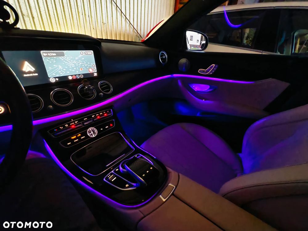 Mercedes-Benz Klasa E 300 9G-TRONIC - 25