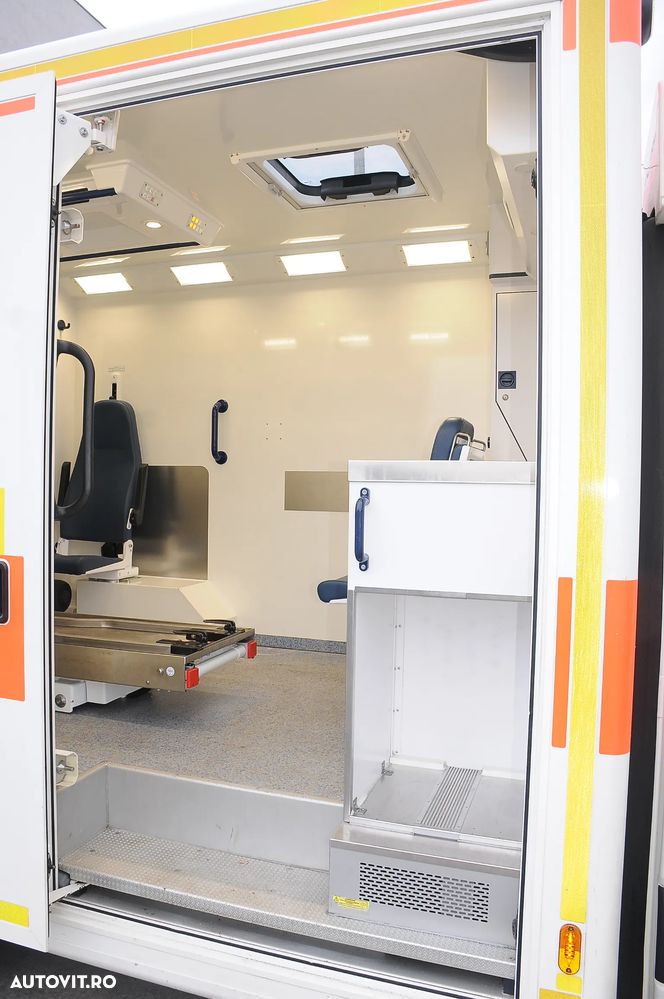 Mercedes-Benz Sprinter - 17