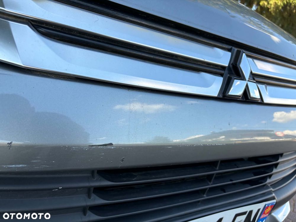Mitsubishi Outlander - 32