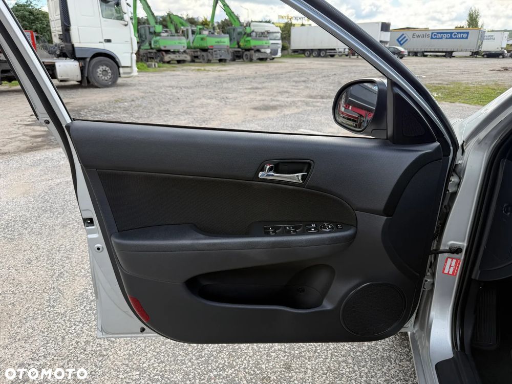 Hyundai i30 1.4 Blue Comfort - 17