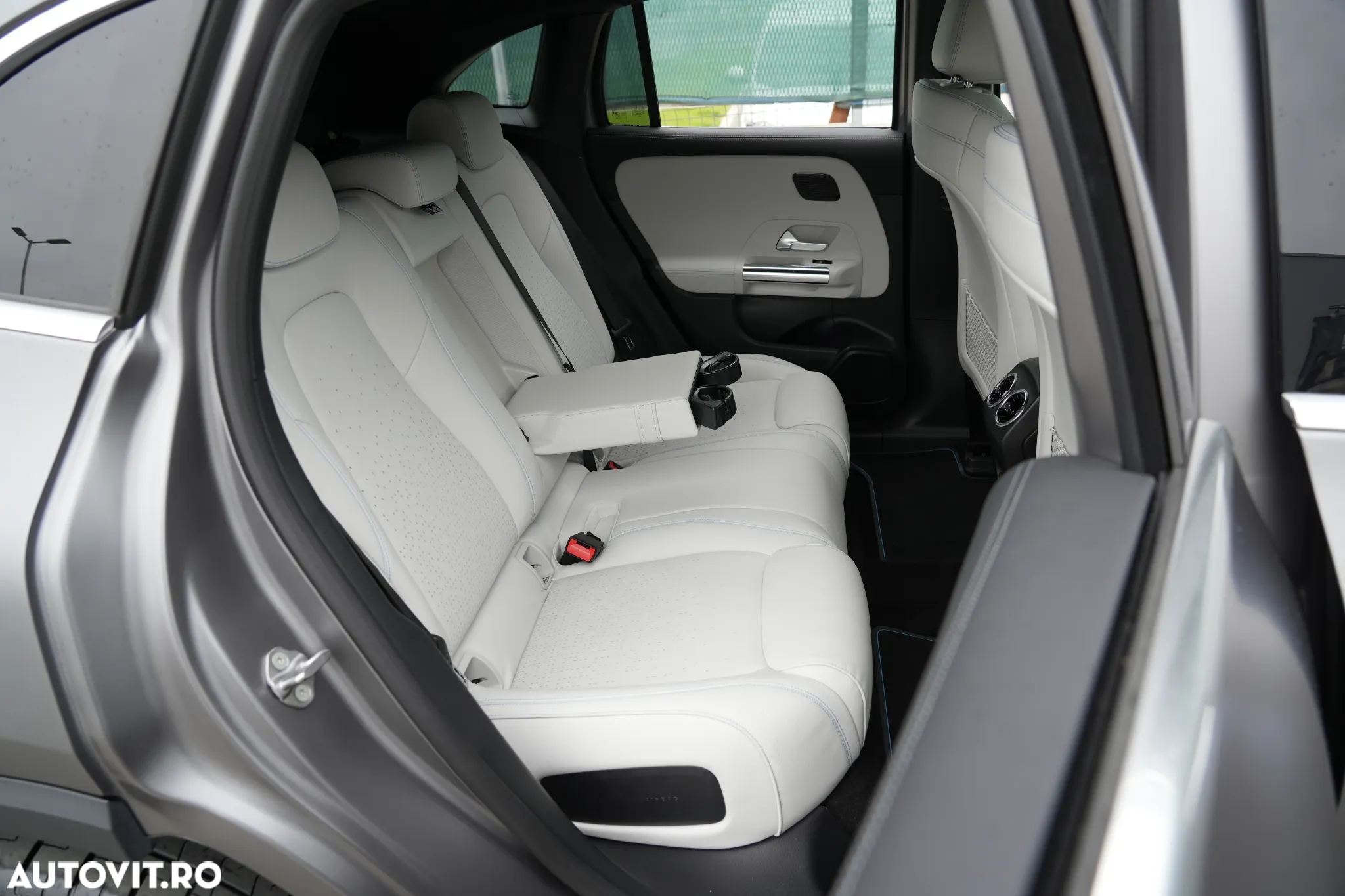 Mercedes-Benz EQA 350 4MATIC - 17