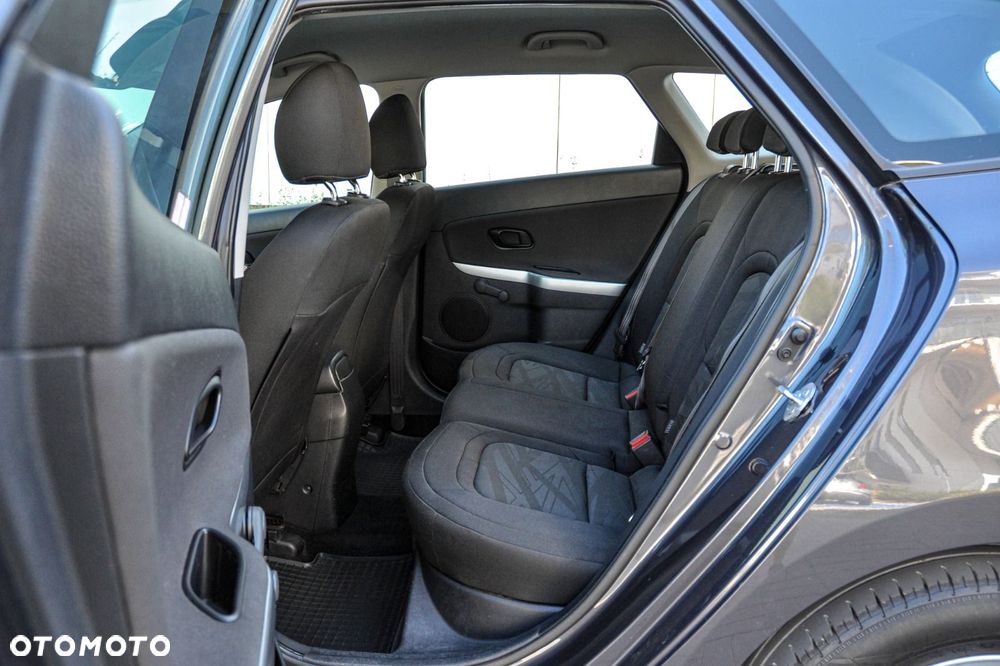 Kia Ceed - 8