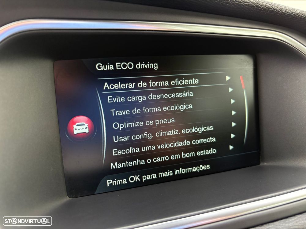 Volvo V40 2.0 D2 Momentum Eco - 27