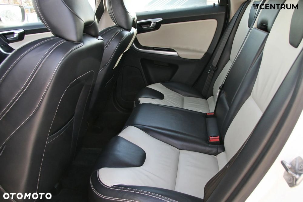 Volvo XC 60 D5 AWD Summum - 10