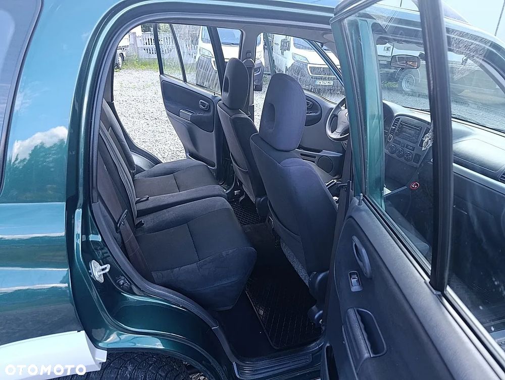 Suzuki Grand Vitara 2.0 - 14