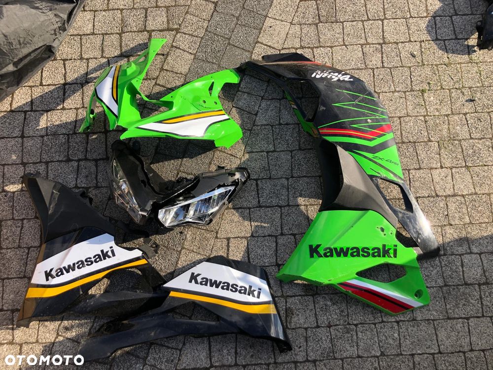 Kawasaki Zx4RR Zx4 Ninja czasza bok pług osłona - 1