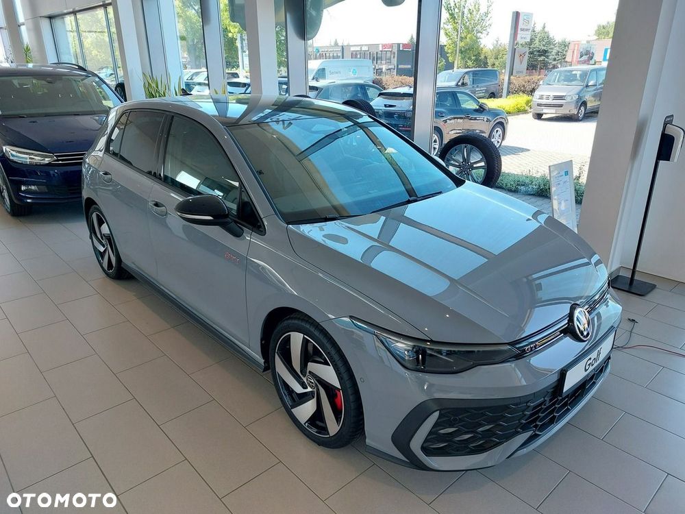 Volkswagen Golf - 2