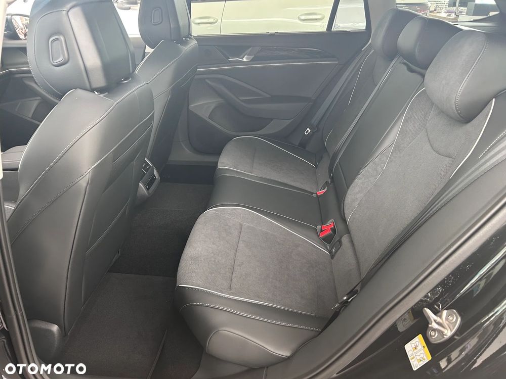 Volkswagen Passat - 8