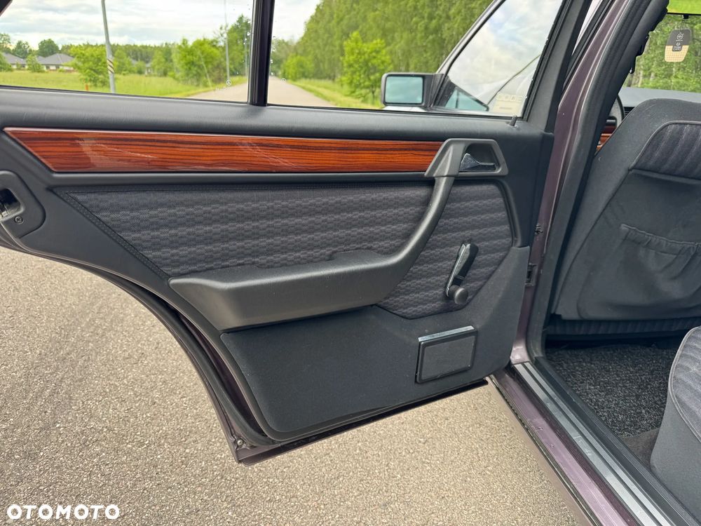 Mercedes-Benz W124 (1984-1993) - 37