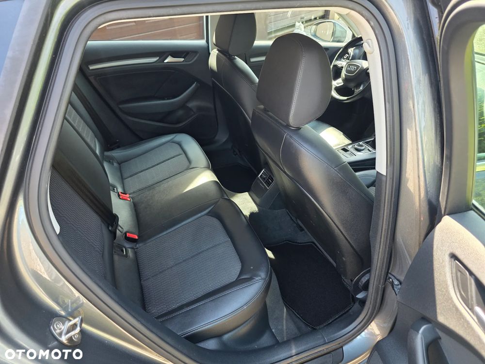 Audi A3 Sportback 2.0 TDI S line Sportpaket - 9