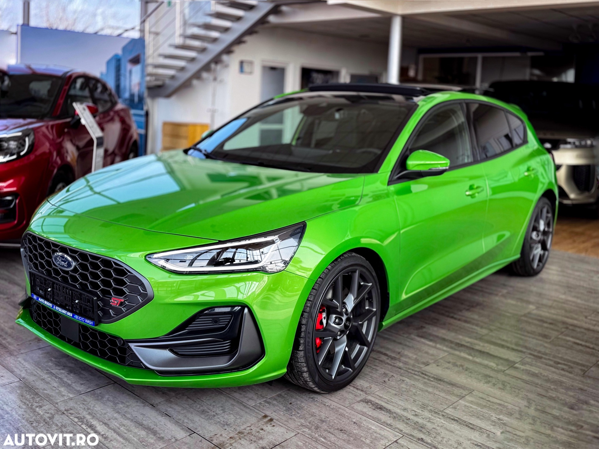 Ford Focus 2.3 Ecoboost ST X - 2