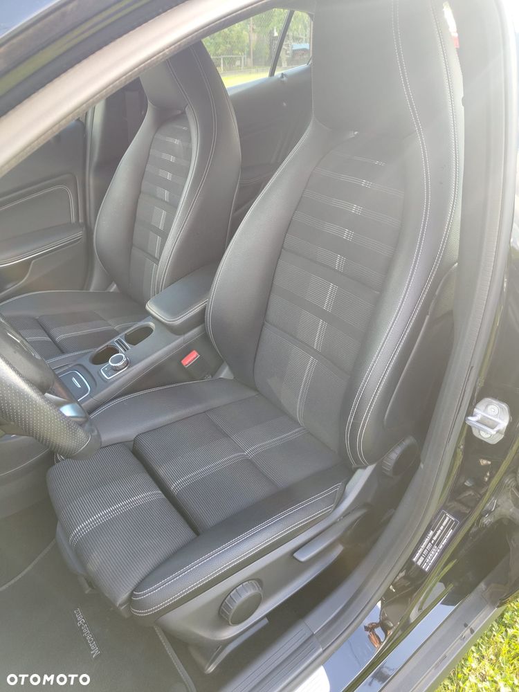 Mercedes-Benz GLA 250 7G-DCT Peak Edition - 28