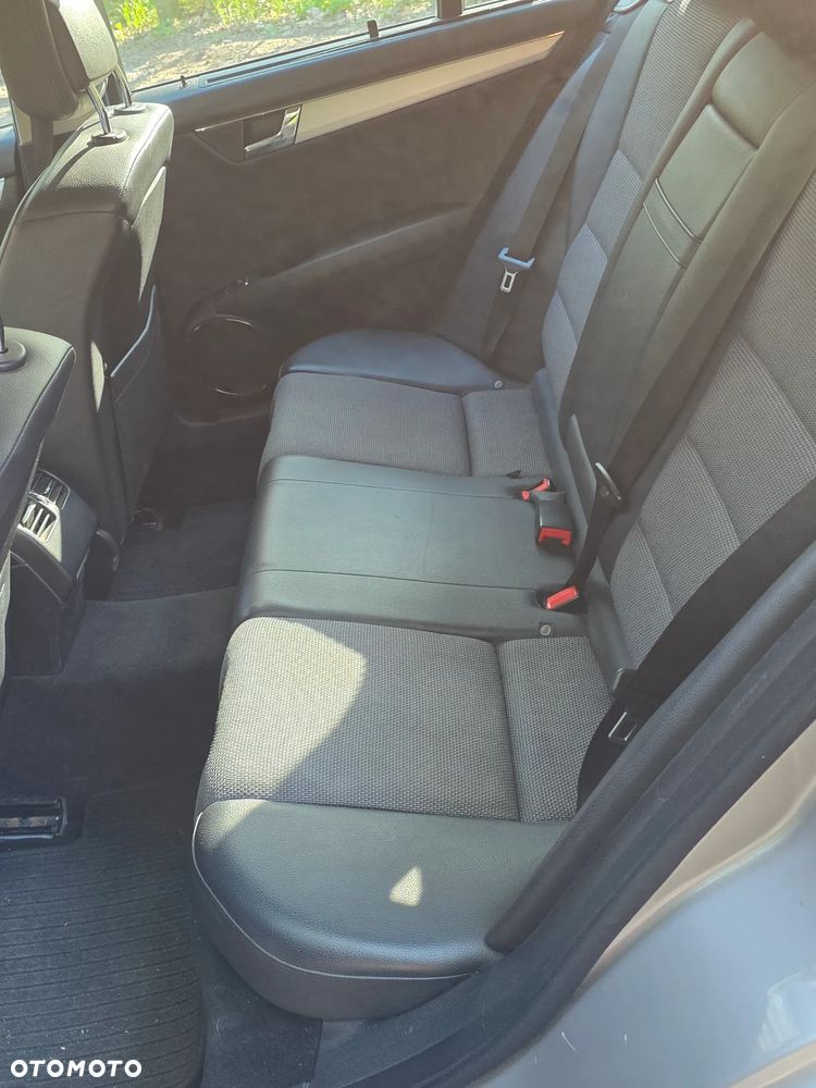 Mercedes-Benz Klasa C 220 CDI Elegance - 21