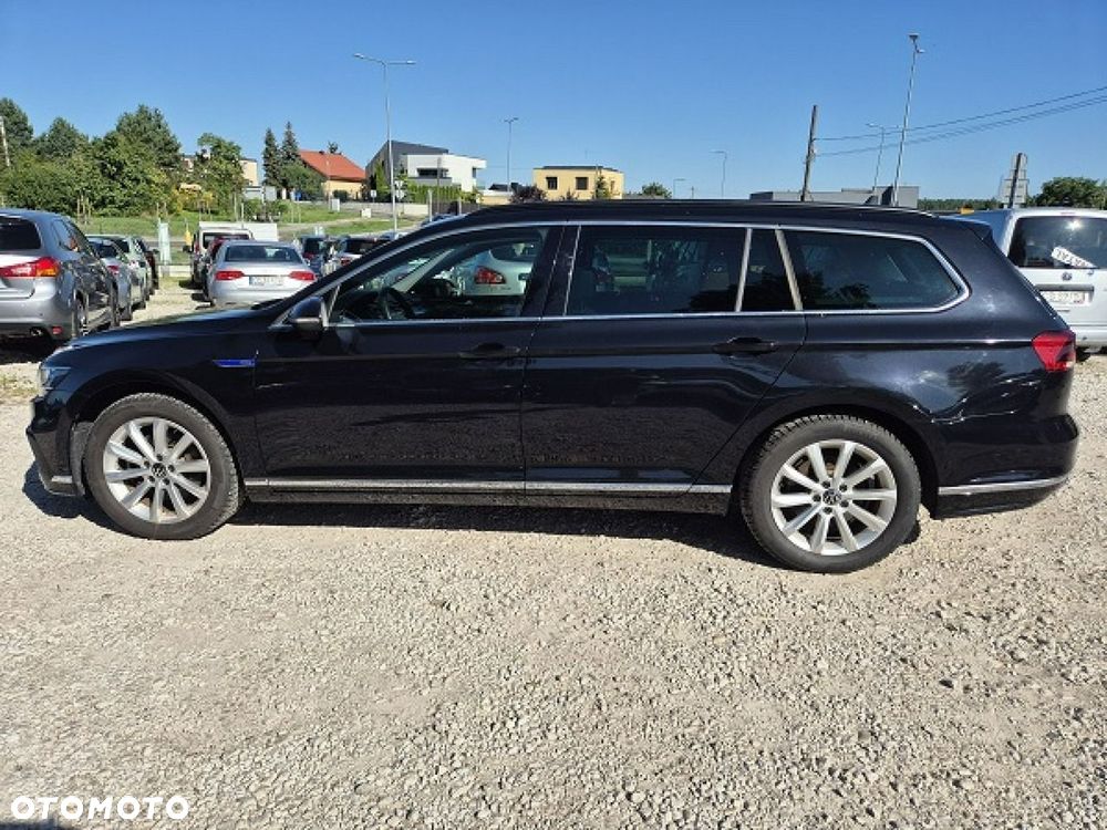 Volkswagen Passat - 13