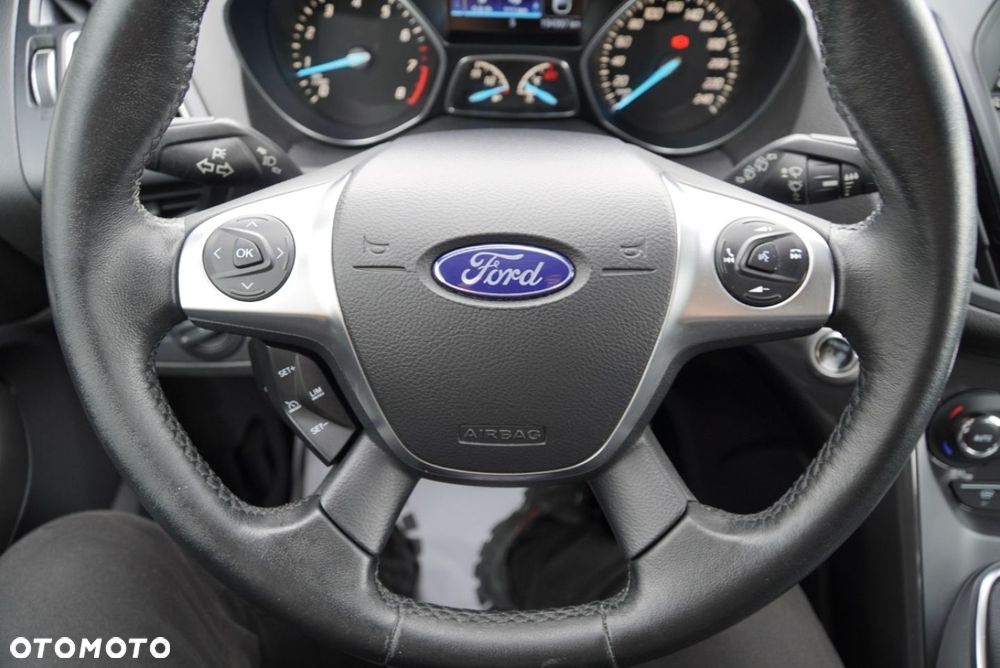 Ford Kuga 1.5 EcoBoost 2x4 Titanium - 13
