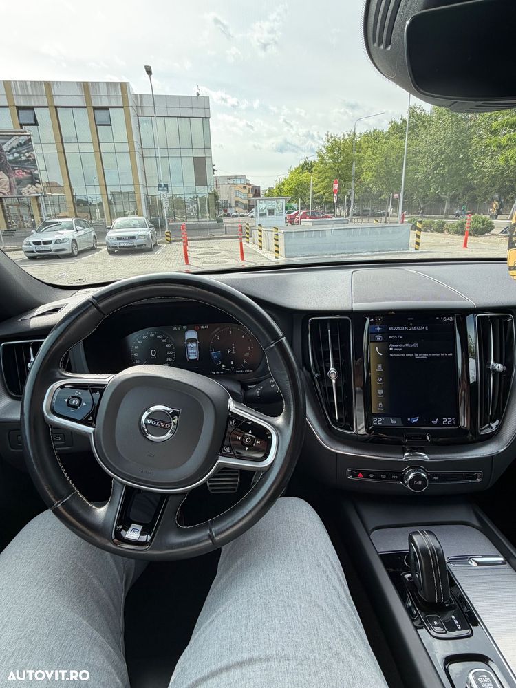 Volvo XC 60 B4 MHEV AWD R-Design - 7