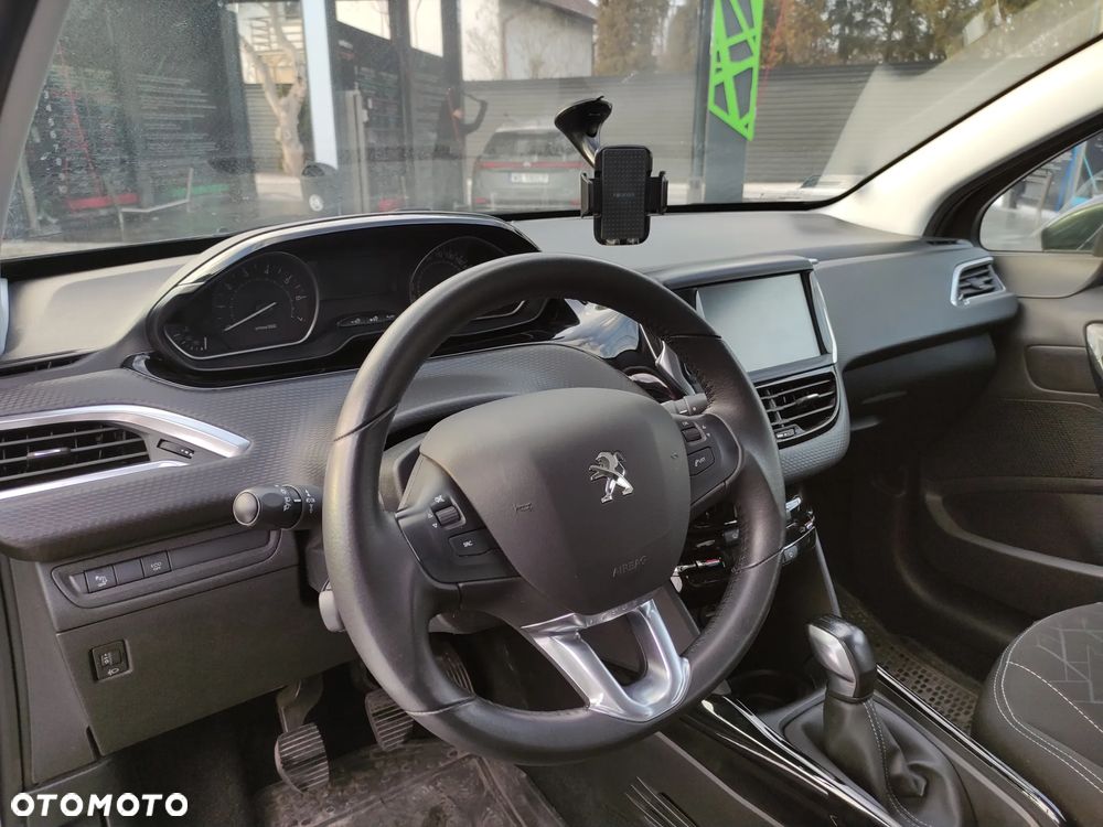 Peugeot 2008 1.2 Pure Tech GPF Active - 14