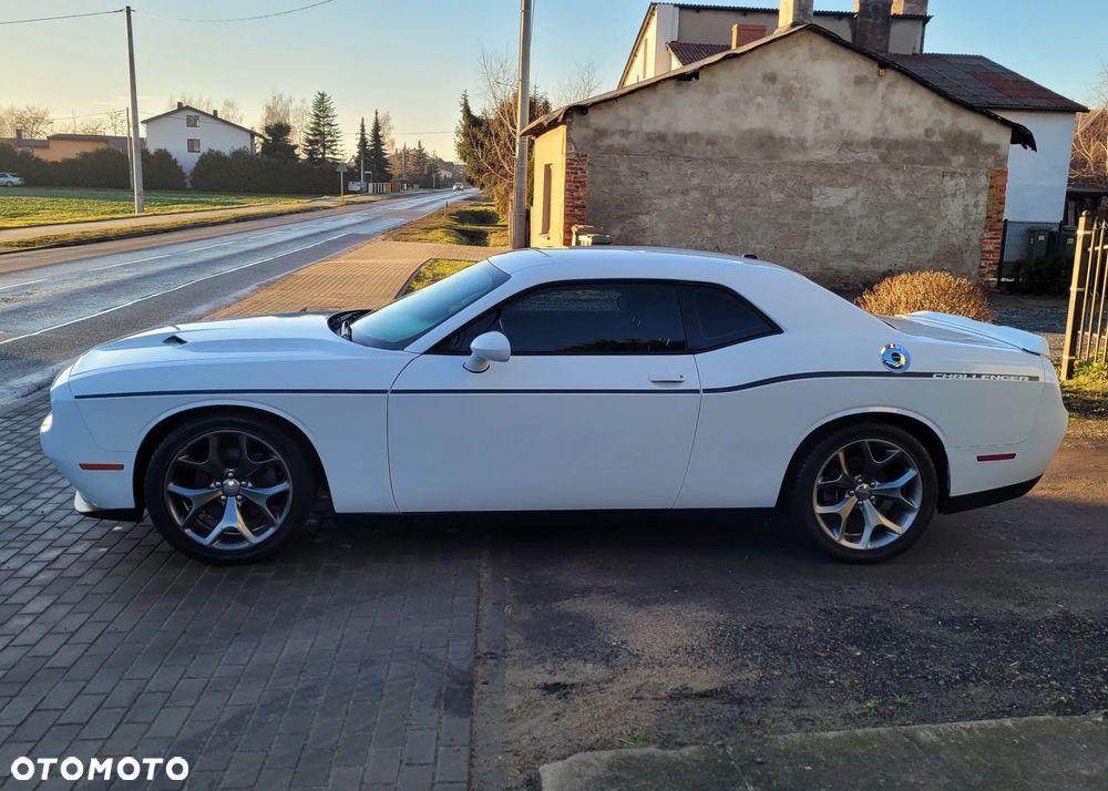 Dodge Challenger - 8