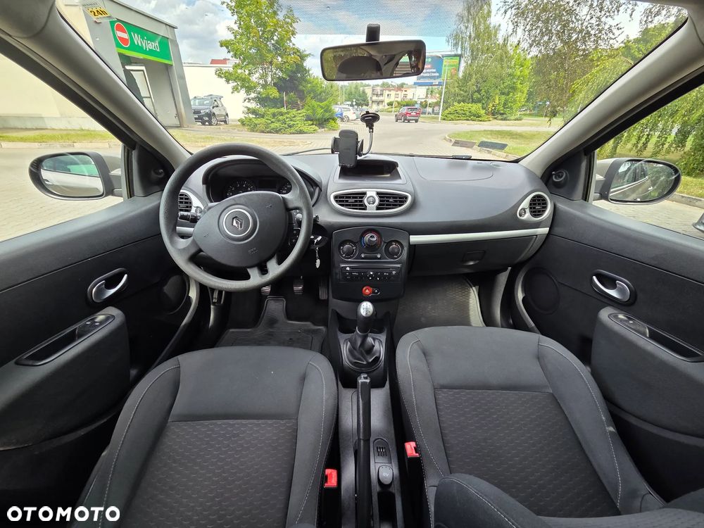 Renault Clio 1.2 16V Expression - 11