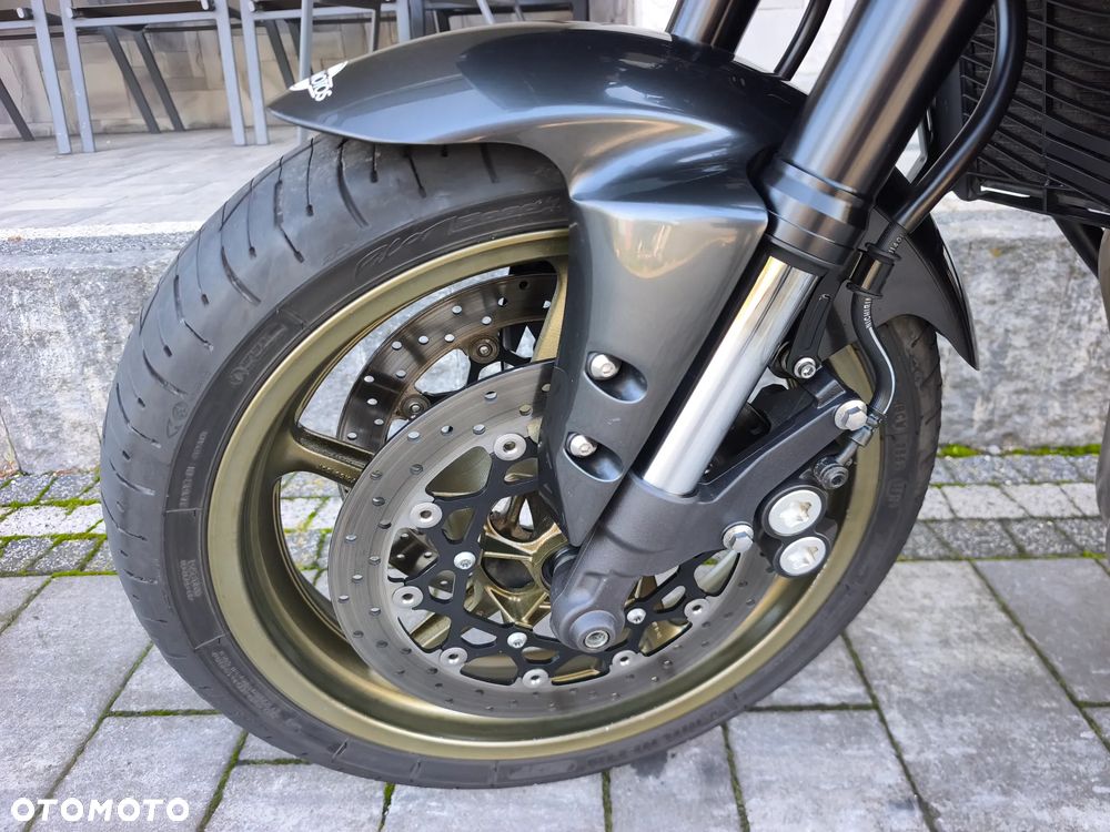 Yamaha FZ - 35