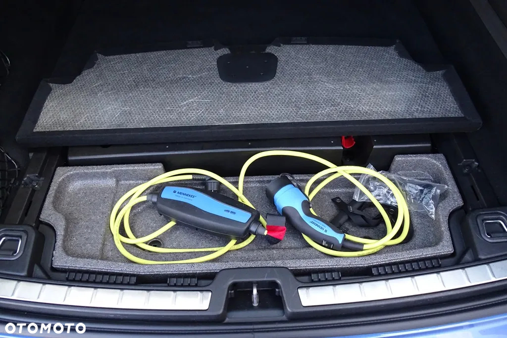 Volvo XC 60 T8 Twin Engine AWD Geartronic RDesign - 30