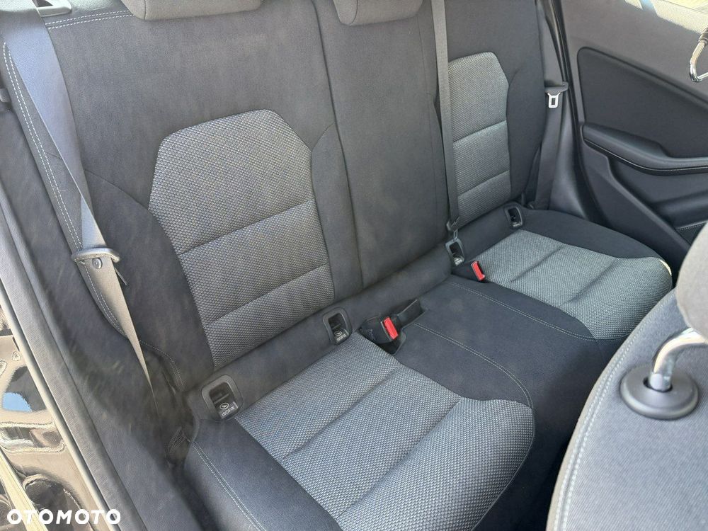 Mercedes-Benz GLA 200 7G-DCT Style - 30