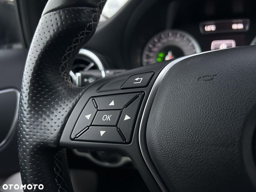 Mercedes-Benz Klasa A 180 7G-DCT - 23