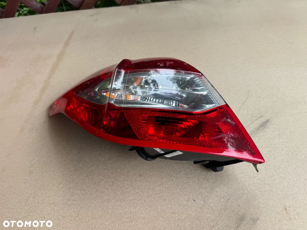 Lampa tylna lewa Citroen C4 II B7 HB 9687312180 - 2