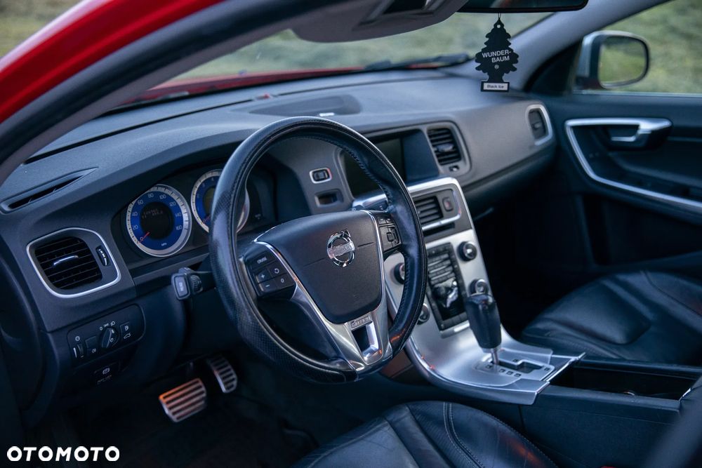 Volvo S60 ver-t6-awd-r--design-summum - 3