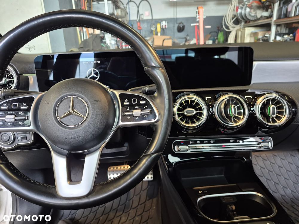 Mercedes-Benz Klasa A 220 4-Matic AMG Line 7G-DCT - 14