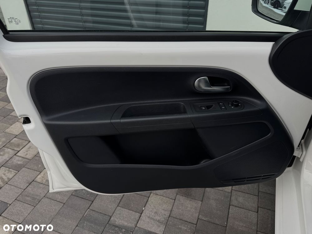 Volkswagen up! - 16