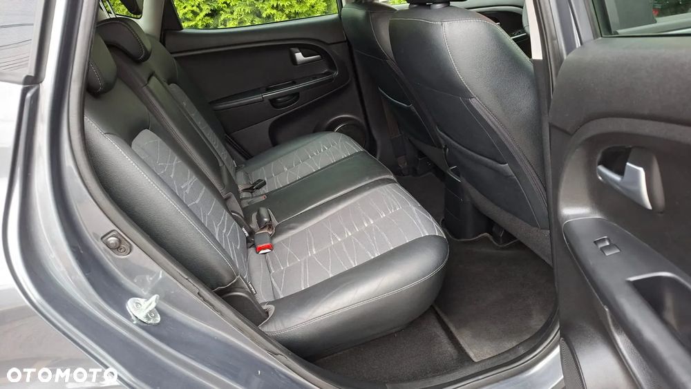 Kia Venga 1.6 CVVT Fifa World Cup Edition - 13