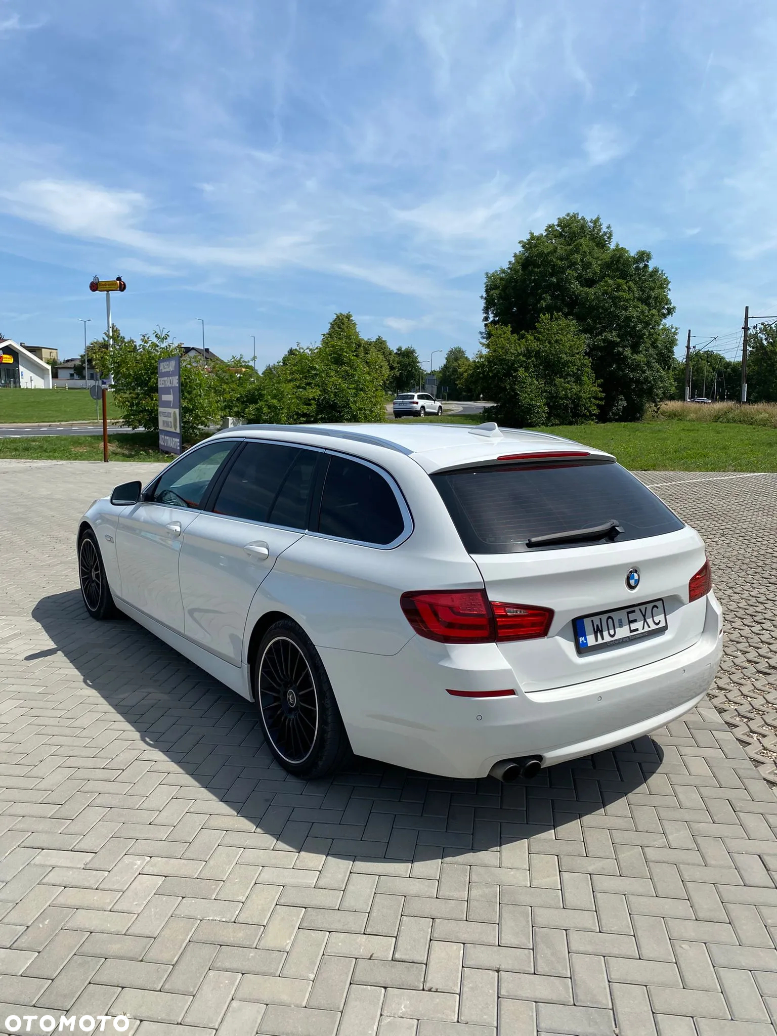 BMW Seria 5 528i xDrive - 4