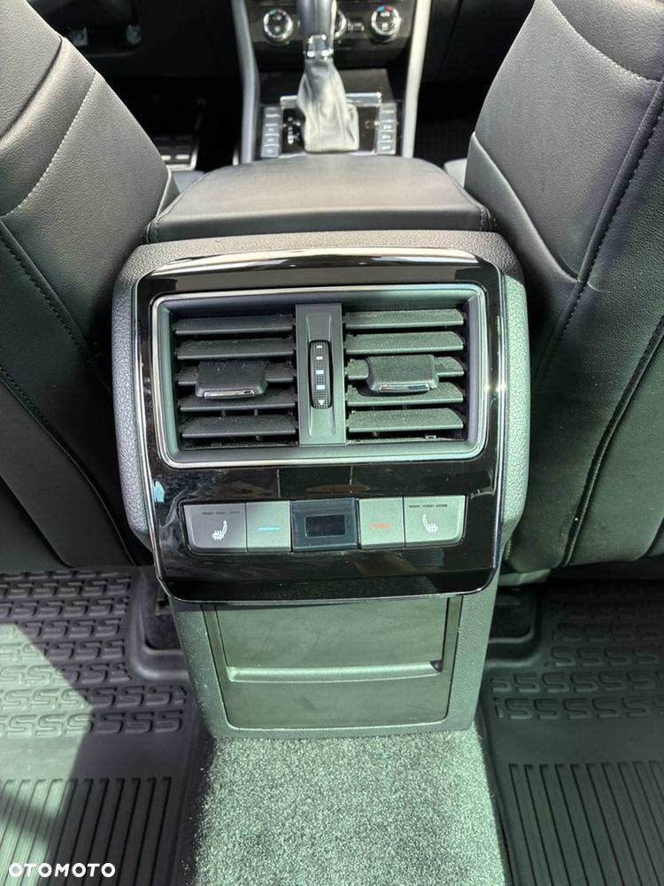 Skoda Superb 2.0 TSI L&K DSG - 24