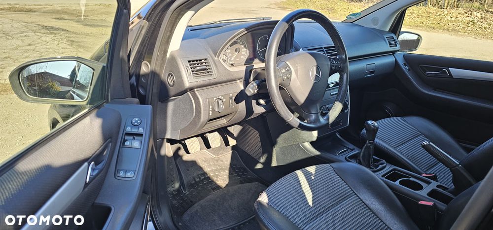 Mercedes-Benz Klasa A 150 Avantgarde Edition 10 - 18